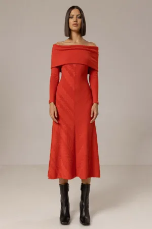 Rochie evazata cu decolteu pe umeri