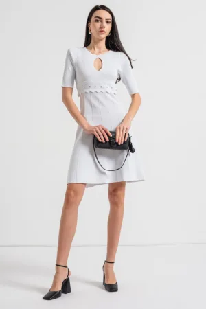 Rochie evazata cu decupaj