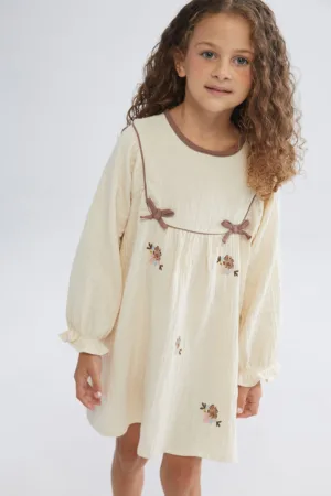 Rochie evazata cu flori brodate