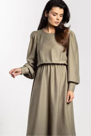 Rochie evazata cu maneci bishop