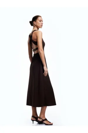 Rochie evazata fara maneci cu bretele incrucisate pe spate