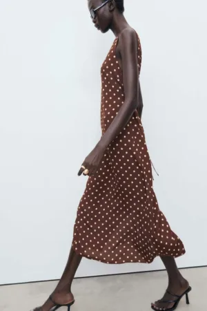 Rochie fara maneci cu buline