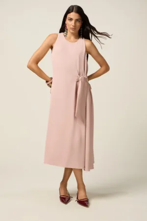 Rochie fara maneci cu detaliu innodat