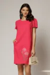 Rochie fucsia din in cu flori brodate si croi drept