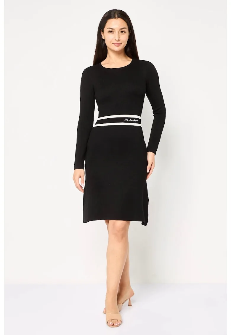 Rochie in A cu maneca lunga