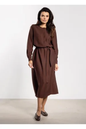 Rochie larga cu fenta cu nasturi si cordon