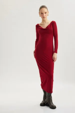Rochie lunga cambrata cu decupaj frontal