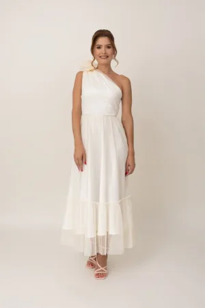 Rochie lunga cu decolteu pe un umar