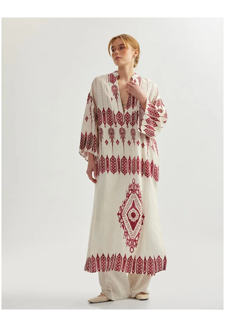 Rochie lunga cu imprimeu etnic si maneci lungi