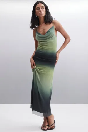 Rochie lunga cu terminatie din tul Aracely