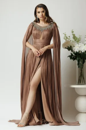 Rochie lunga de ocazie din voal maro cu maneci ample si strasuri la decolteu