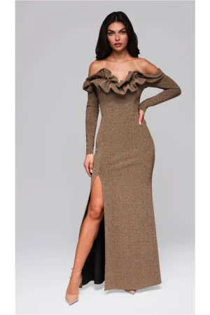 Rochie lunga eleganta cu umerii goi si volan amplu  LA-OM-DLR002