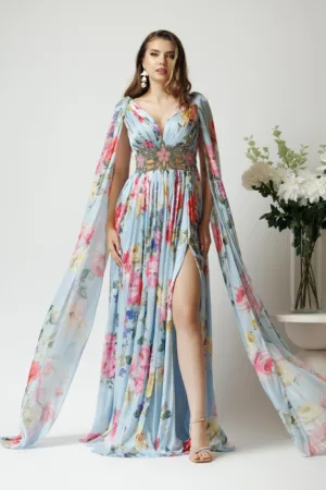 Rochie lunga eleganta din voal satinat bleu cu flori roz si maneci ample