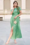Rochie lunga eleganta din voal verde fistic cu volanase la maneci