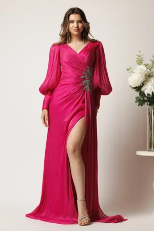 Rochie lunga fucsia din voal plisat cu strasuri in talie