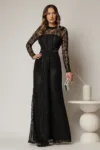 Rochie lunga neagra de seara din dantela cu crepeu pe fusta