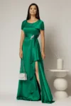 Rochie lunga verde din satin cu slit pe picior si aplicatie pe talie