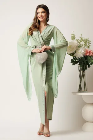 Rochie lunga verde mint din stofa petrecuta cu strasuri si maneci din voal