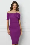 Rochie magenta cu umeri goi si floare pe bust