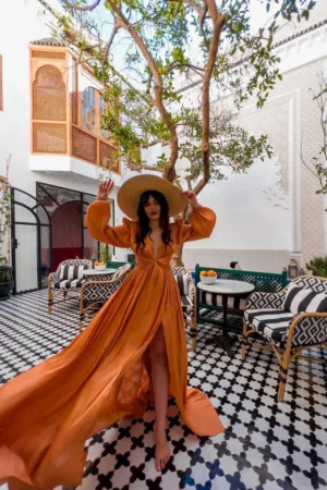 Rochie maxi cu slit pe picior si decolteu adanc - Portocaliu