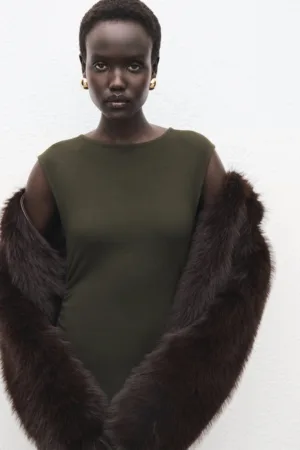 Rochie maxi din tricot cu maneci tip aripioara