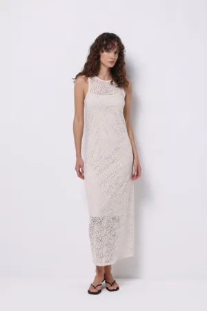 Rochie maxi evazata cu design cu perforatii
