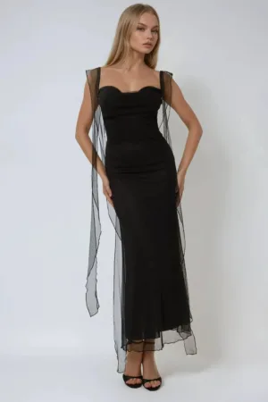 Rochie maxi mulata  guler inima - volane - neagra