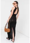 Rochie maxi tricotata fin cu slit pe partea din spate