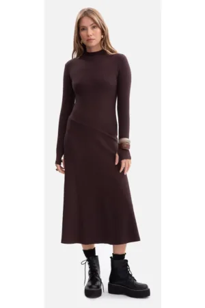 Rochie midi - B299 Ciocolata neagra Tricot cu dungi - top mulat - evazat la baza - maneci lungi cu orificii pentru degete - top cu guler inalt - fara inchizatoare