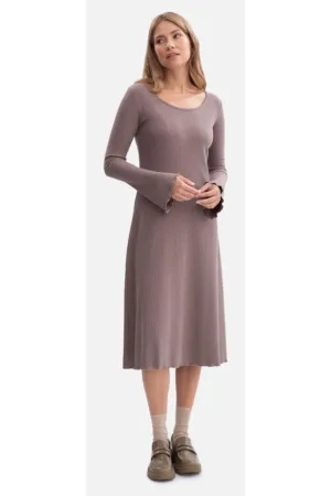 Rochie midi - B308 Cacao tricot cu dungi - casual - decolteu rotund - necaptusita - fara buzunare - maneci lungi - usor evazata in partea de jos - fara inchizatoare