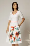 Rochie midi alba clos cu imprimeu corai si decolteu in V