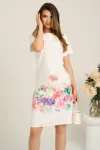 Rochie midi alba cu flori colorate din stofa cu croi drept
