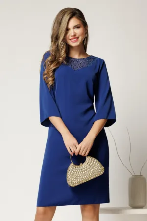 Rochie midi albastra din triplu voal cu croi drept si paiete la decolteu