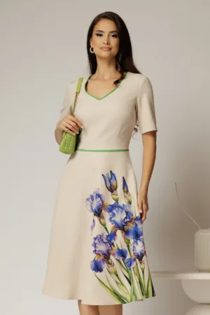 Rochie midi bej clos cu imprimeu indiggo si decolteu in V