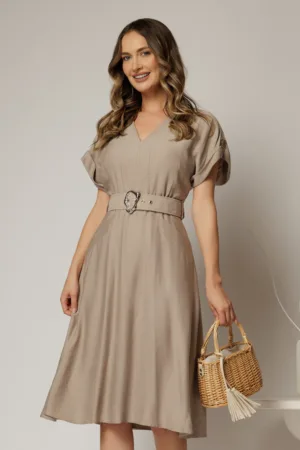 Rochie midi bej de zi din rayon cu decolteu V si curea in talie