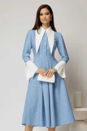 Rochie midi bleu cu buline si guler ascutit