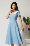 Rochie midi bleu din stofa in clos cu guler alb si perle margelute la maneci