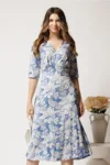 Rochie midi bleu din viscoza in clos cu flori albe