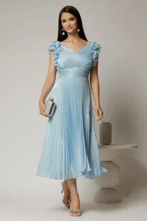 Rochie midi bleu din voal plisat cu decolteu V si volanase la maneci