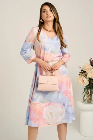 Rochie midi bleu in clos din stofa cu flori roz si curea in talie