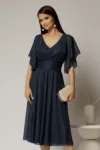 Rochie midi bleumarin din voal cu sclipici si decolteu in V