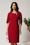 Rochie midi bordo din voal cu croi drept si accesoriu stralucitor la bust