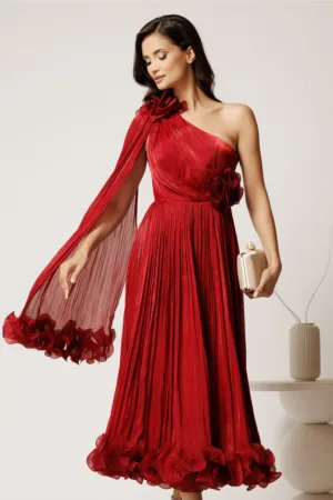 Rochie midi bordo din voal satinat cu volanase la baza si flori in talie si pe umar