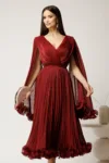 Rochie midi bordo din voal satinat in clos cu maneci ample si curea din strasuri in talie
