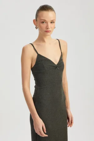 Rochie midi cambrata cu bretele inguste