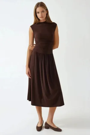 Rochie midi  confortabila - guler rotund - maro - jerseu