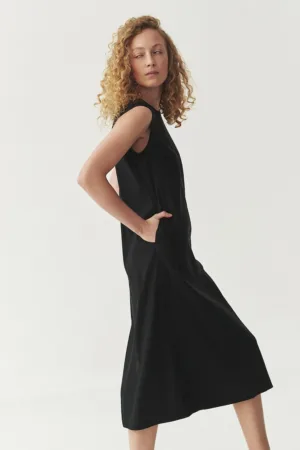 Rochie midi cu croiala dreapta si buzunare