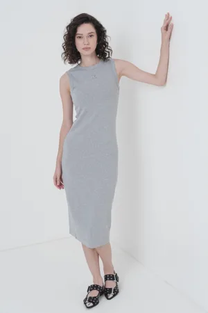 Rochie midi cu croiala dreapta si decolteu la baza gatului