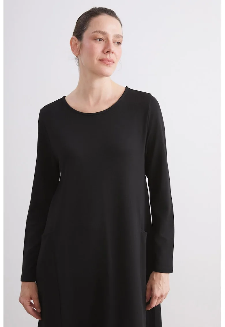 Rochie midi cu croiala dreapta si decolteu rotund