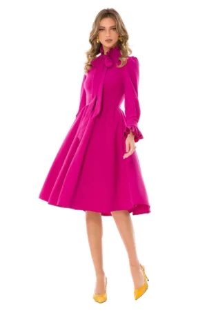 Rochie midi cu croiala pe bie - cu funda din panglici si garnituri cu volane